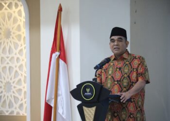 Sekjen Gerindra Serahkan Dana Bantuan Hasil Lelang Sapi Miliknya ke Baznas untuk Palestina