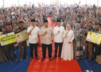 Gubernur Arinal Djunaidi Hadiri Pengajian Akbar di Kabupaten Tulang Bawang Barat dan Berikan Sejumlah Bantuan