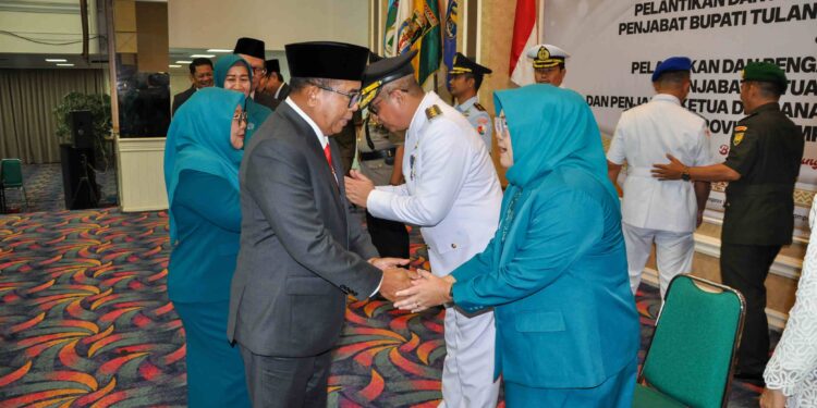 Pj. Ketua TP. PKK Provinsi Lampung Lantik Feby Levarina sebagai Pj. Ketua TP. PKK dan Dekranasda Kabupaten Tulang Bawang