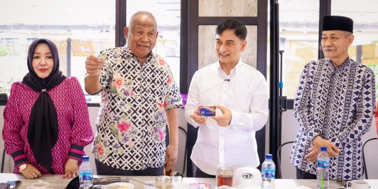 Wagub Banten A Dimyati Natakusumah Lakukan Dialog dengan Perkumpulan  Urang Banten